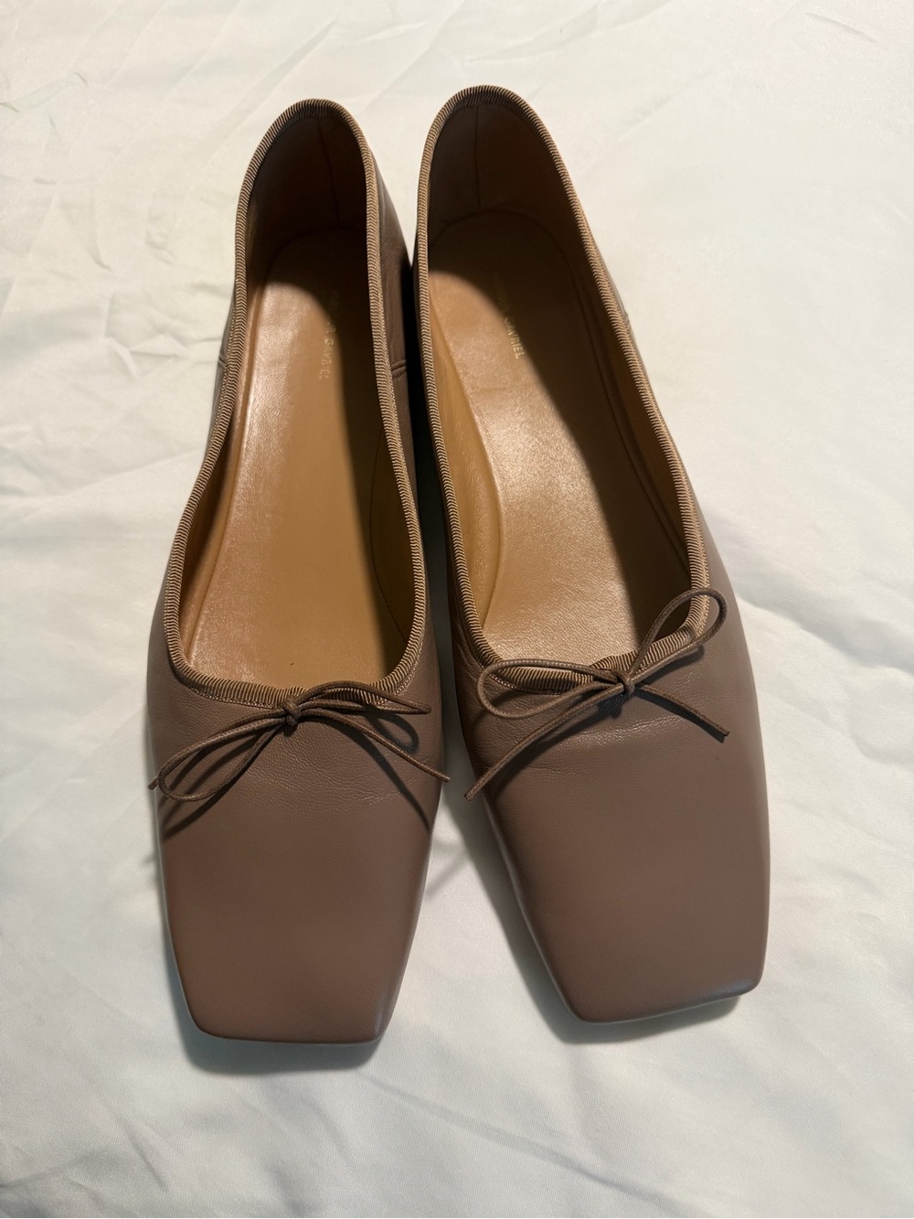 Women's MANSUR GAVRIEL Taupe Ballet Flats with Square Toe. 250